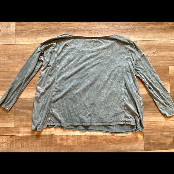 Altered State woman’s top - Picture 4 of 4